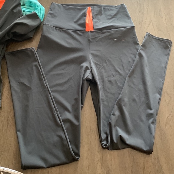 Touche set for Swimming and Exercise - Picture 5 of 7